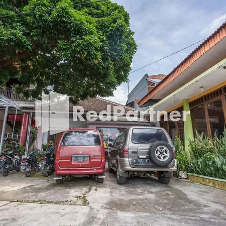Nafisa Homestay Syariah Near Jatim Park 3 Batu-3